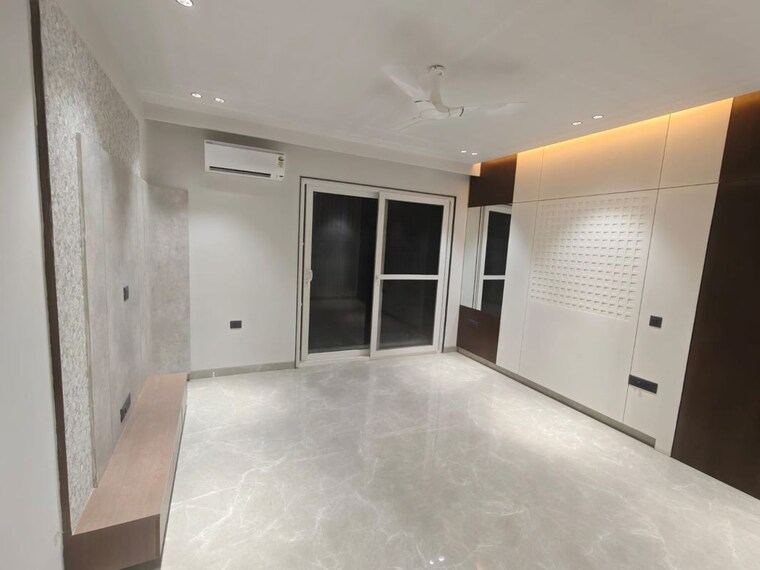 Room, dlf phase ii 5 Bedroom 502 Sq.Yd. Builder Floor In Dlf Phase ii Gurgaon 10608506