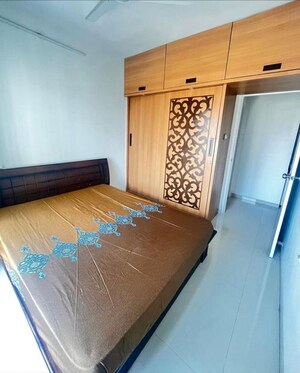 Furnished Amenities in 2 BHK Apartment at Hiranandani Estate, Ghodbunder Road – for Rent