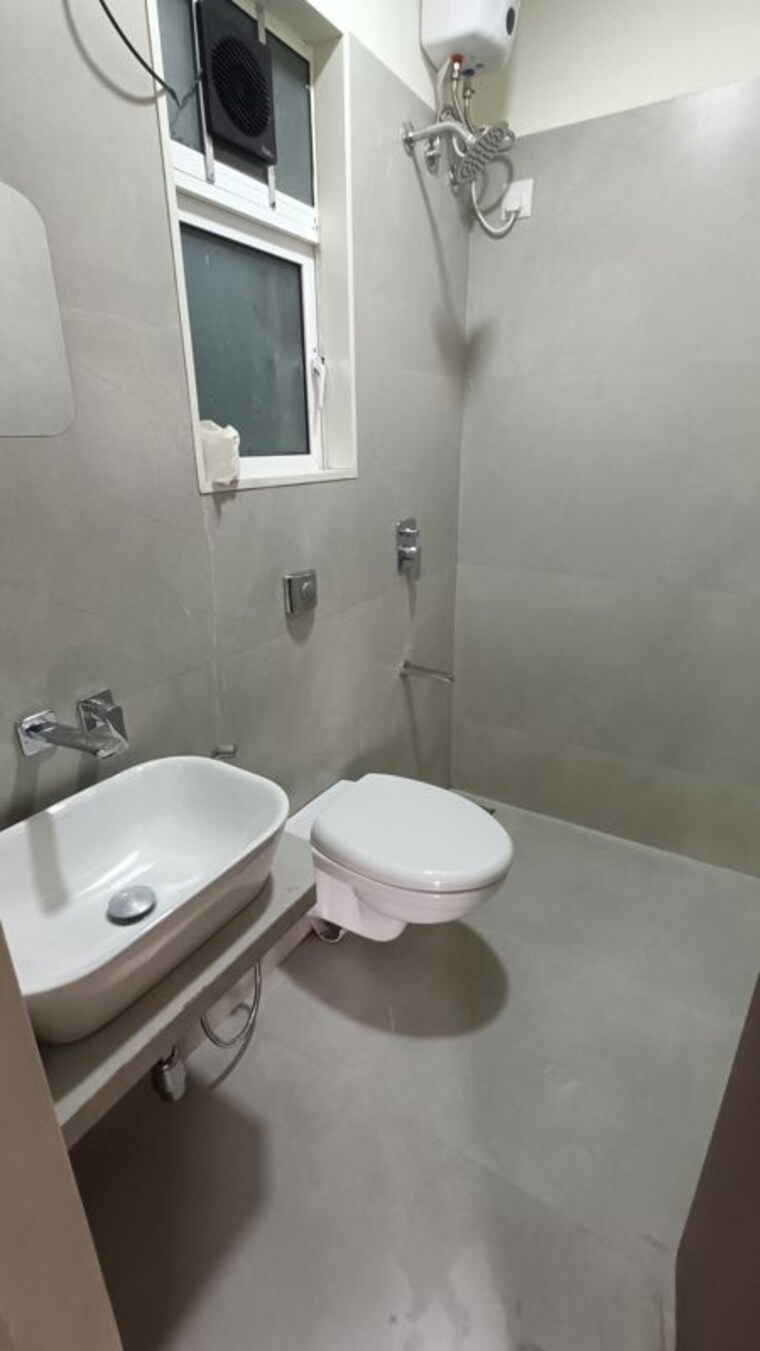 Bathroom, lotus-signature 1 Bedroom 456 Sq.Ft. Apartment In Andheri West Mumbai 10608523