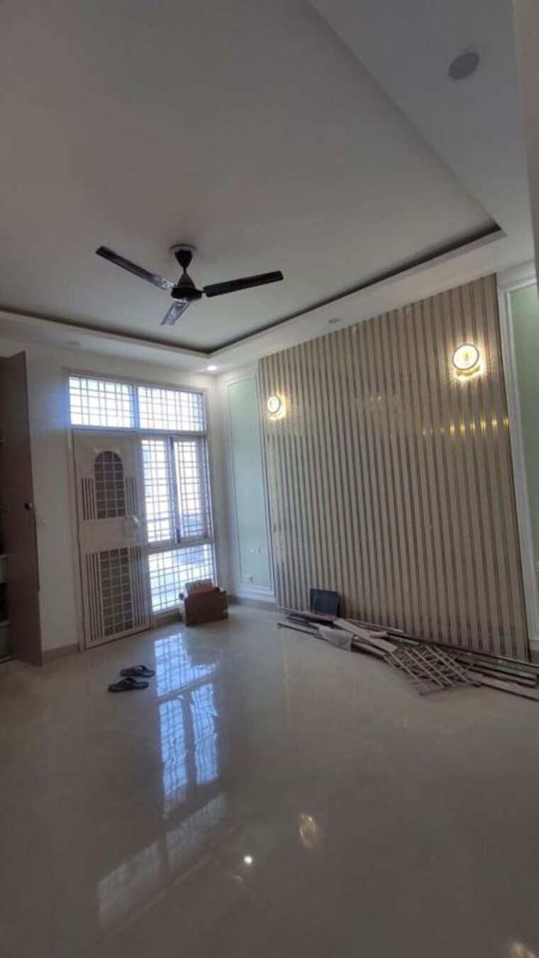 Room, dlf phase ii 3 Bedroom 215 Sq.Yd. Builder Floor In Dlf Phase ii Gurgaon 10608539