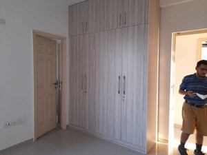 Room in 4 BHK Apartment at Emaar MGF Emerald Hills, Sector 65 – for Rent