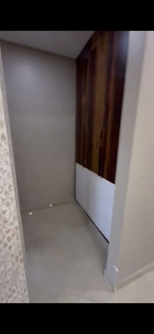 Room in 4 BHK Builder Floor at Sector 19 – for Rent