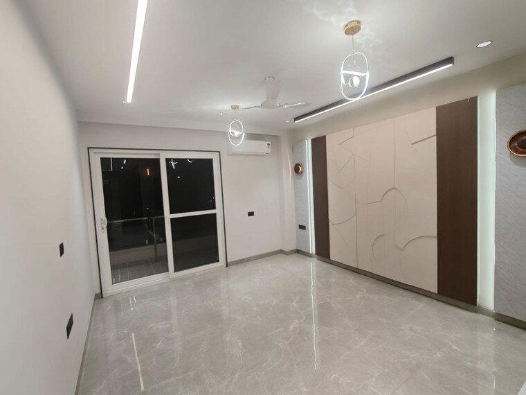 Room, dlf phase ii 4 Bedroom 300 Sq.Yd. Builder Floor In Dlf Phase ii Gurgaon 10608554