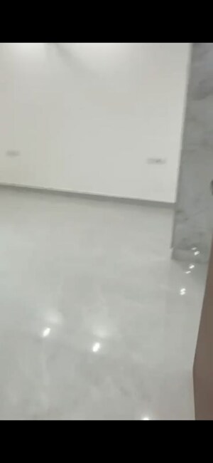 Room in 3 BHK Builder Floor at BPTP District, Sector 81 – for Rent