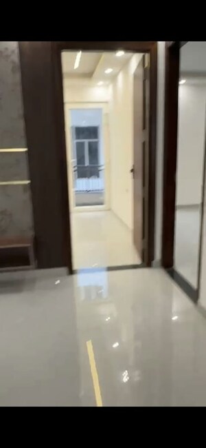 Building Lobby in 3 BHK Builder Floor at BPTP District, Sector 81 – for Rent