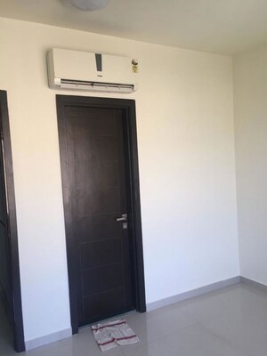 Furnished Amenities in 3 BHK Apartment at Lalani Grandeur, Goregaon East – for Sale