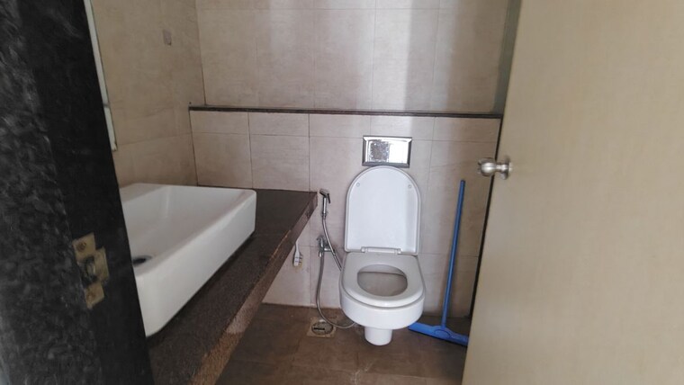 Bathroom, godrej-central 2 Bedroom 751 Sq.Ft. Apartment In Chembur Mumbai 10608492