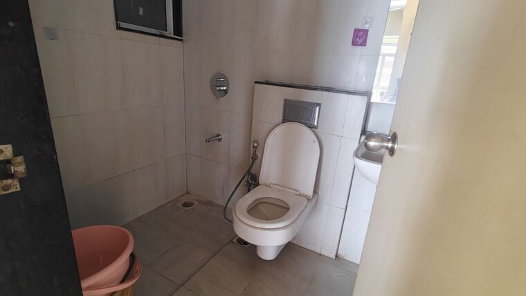 Bathroom, godrej-central 2 Bedroom 751 Sq.Ft. Apartment In Chembur Mumbai 10608492