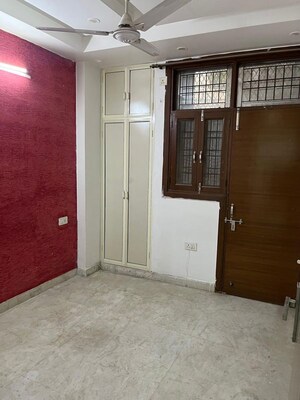 Room in 2 BHK Builder Floor at Palam Colony – for Rent