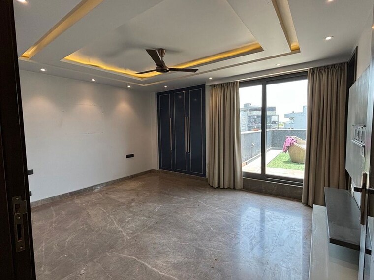Room, dlf phase ii 4 Bedroom 400 Sq.Yd. Builder Floor In Dlf Phase ii Gurgaon 10608585