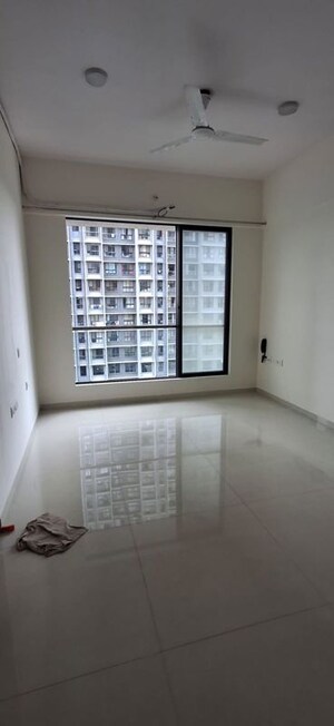 Room in 2 BHK Apartment at Kolte Patil Verve, Bangur Nagar – for Rent