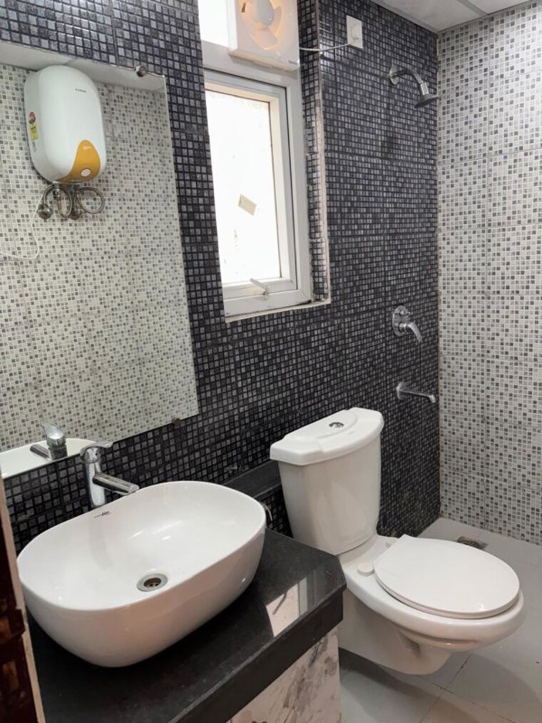 Bathroom, express-zenith 2.5 Bedroom 1170 Sq.Ft. Apartment In Sector 77 Noida 10608605
