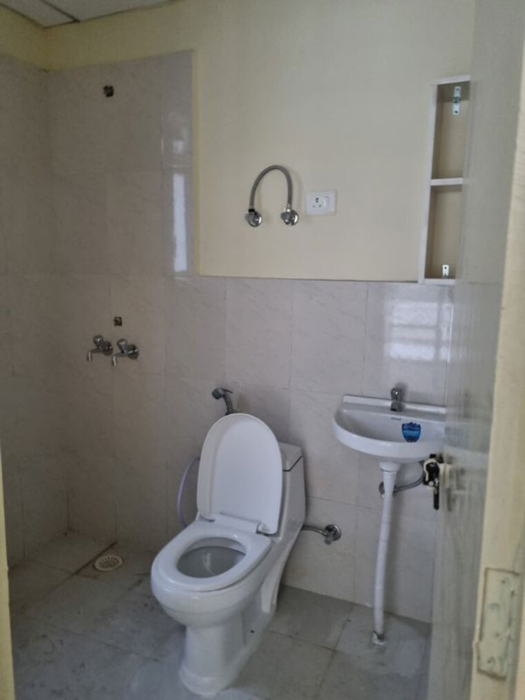 Bathroom, pyramid-elite 2 Bedroom 593 Sq.Ft. Apartment In Sector 86 Gurgaon 10608637