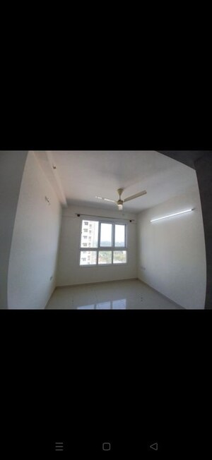 Room in 2 BHK Apartment at Godrej Aqua, International Airport Road – for Rent