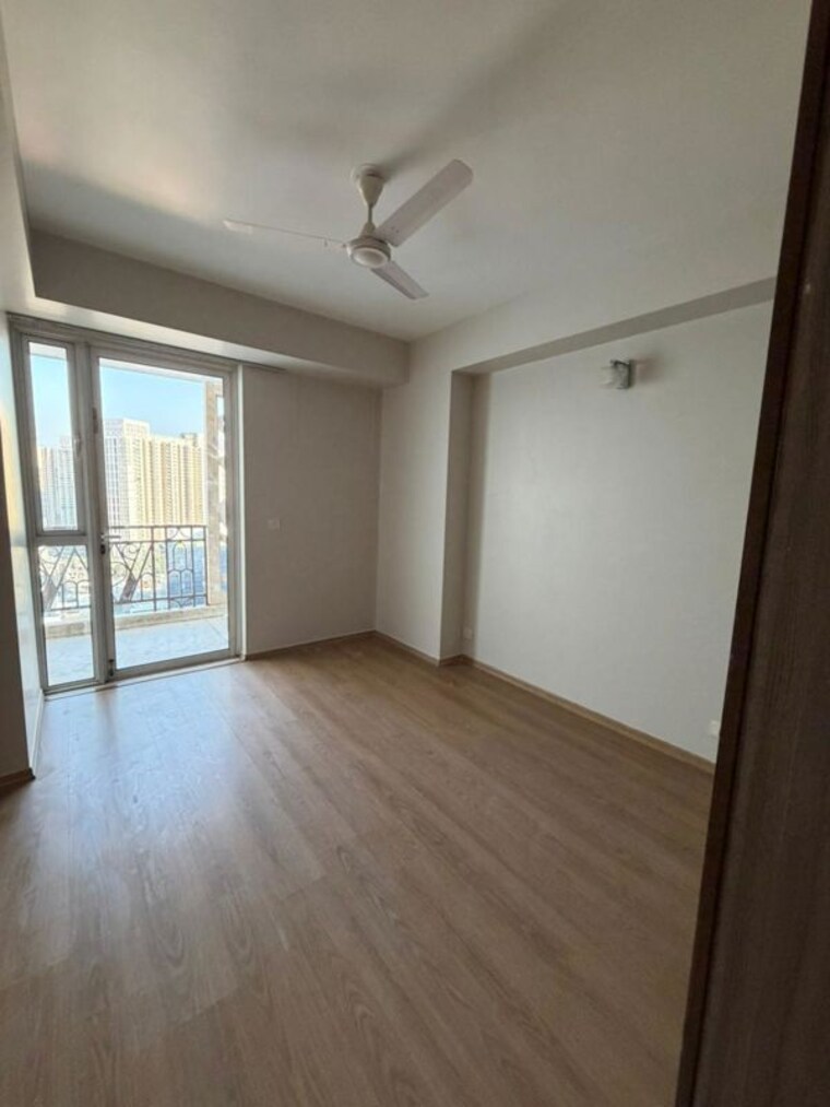 Room, dlf-the-summit 4 Bedroom 3000 Sq.Ft. Apartment In Dlf Phase V Gurgaon 10608699
