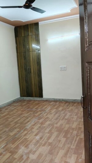 Room in 2.5 BHK Builder Floor at Spring Field, Sector 31 – for Sale