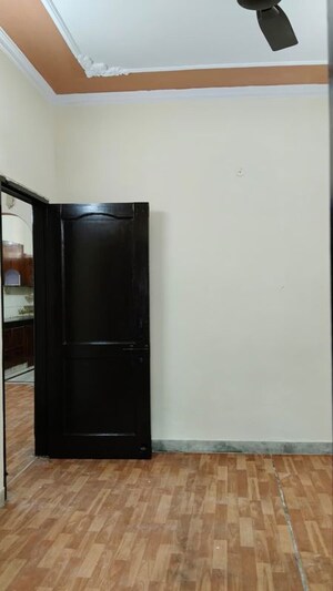 Room in 2.5 BHK Builder Floor at Spring Field, Sector 31 – for Sale