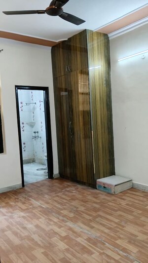 Room in 2.5 BHK Builder Floor at Spring Field, Sector 31 – for Sale