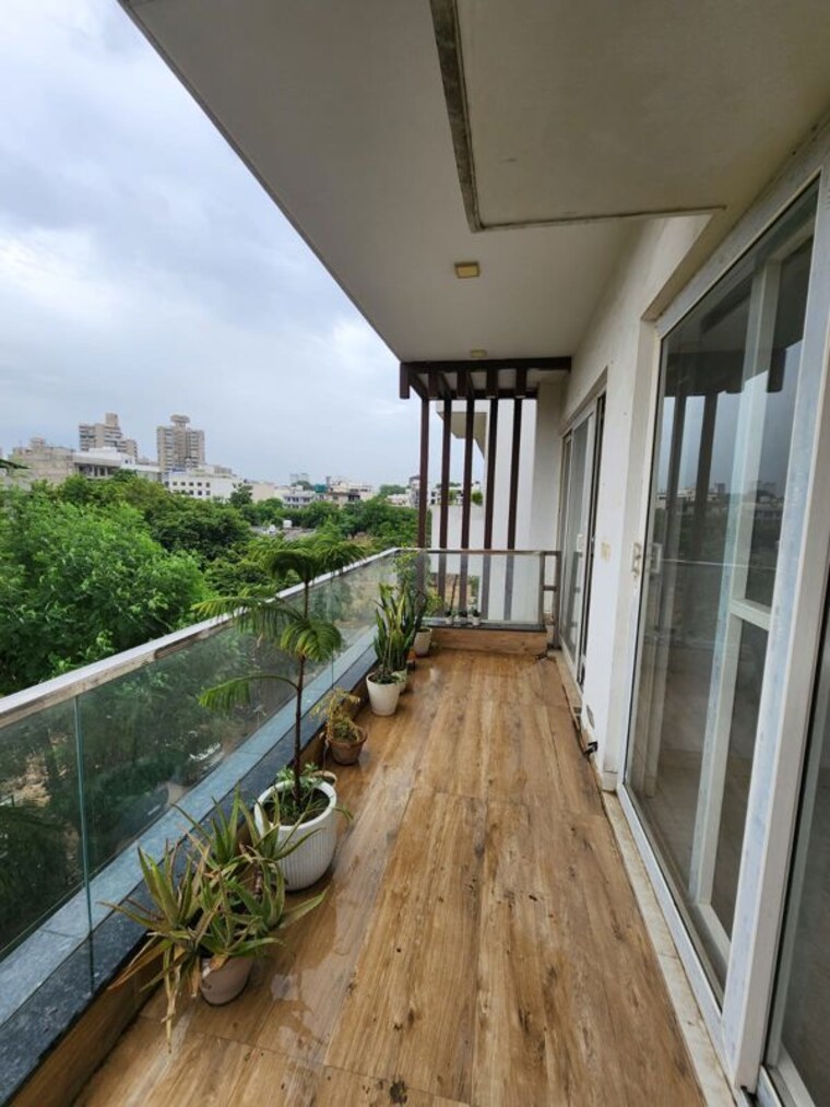 Balcony, sector 45 3.5 Bedroom 2400 Sq.Ft. Builder Floor In Sector 45 Gurgaon 10608696