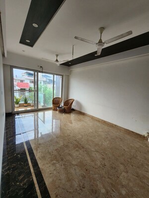 Room in 3.5 BHK Builder Floor at Sector 45 – for Rent