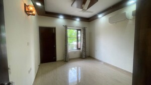 Room in 4 BHK Builder Floor at Sector 16 – for Rent