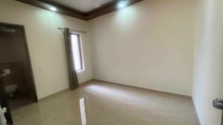 Room, sector 16 4 Bedroom 3250 Sq.Ft. Builder Floor In Sector 16 Faridabad 10608722