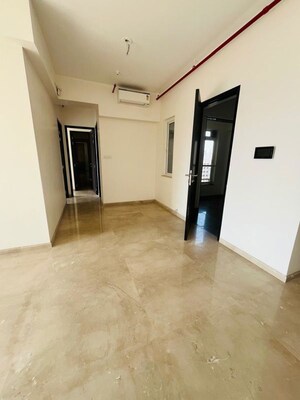 Room in 2 BHK Apartment at Kalpataru Radiance, Goregaon West – for Rent