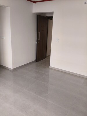 Room in 2 BHK Apartment at Piramal Vaikunth, Balkum Pada – for Rent