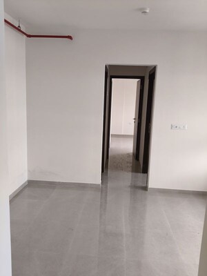 Room in 2 BHK Apartment at Piramal Vaikunth, Balkum Pada – for Rent