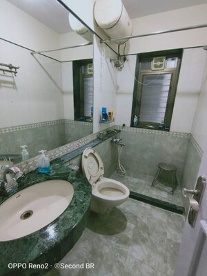 Team Area in 2 BHK Apartment at Raheja Sherwood, Goregaon East – for Rent