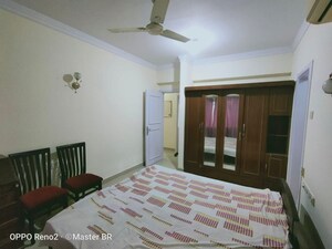 Bedroom in 2 BHK Apartment at Raheja Sherwood, Goregaon East – for Rent
