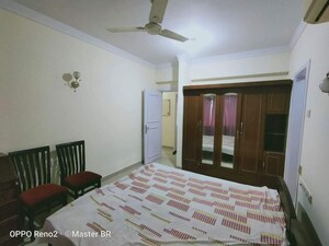 Bedroom in 2 BHK Apartment at Raheja Sherwood, Goregaon East – for Rent