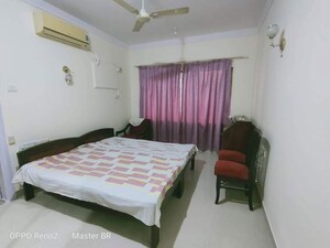 Bedroom in 2 BHK Apartment at Raheja Sherwood, Goregaon East – for Rent