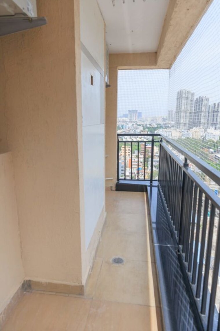 Balcony, aditya-empress-towers 3 Bedroom 1997 Sq.Ft. Apartment In Shaikpet Hyderabad 10608715