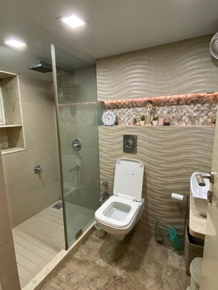 Bathroom, cuffe parade 5 Bedroom 3350 Sq.Ft. Apartment In Cuffe Parade Mumbai 10608732
