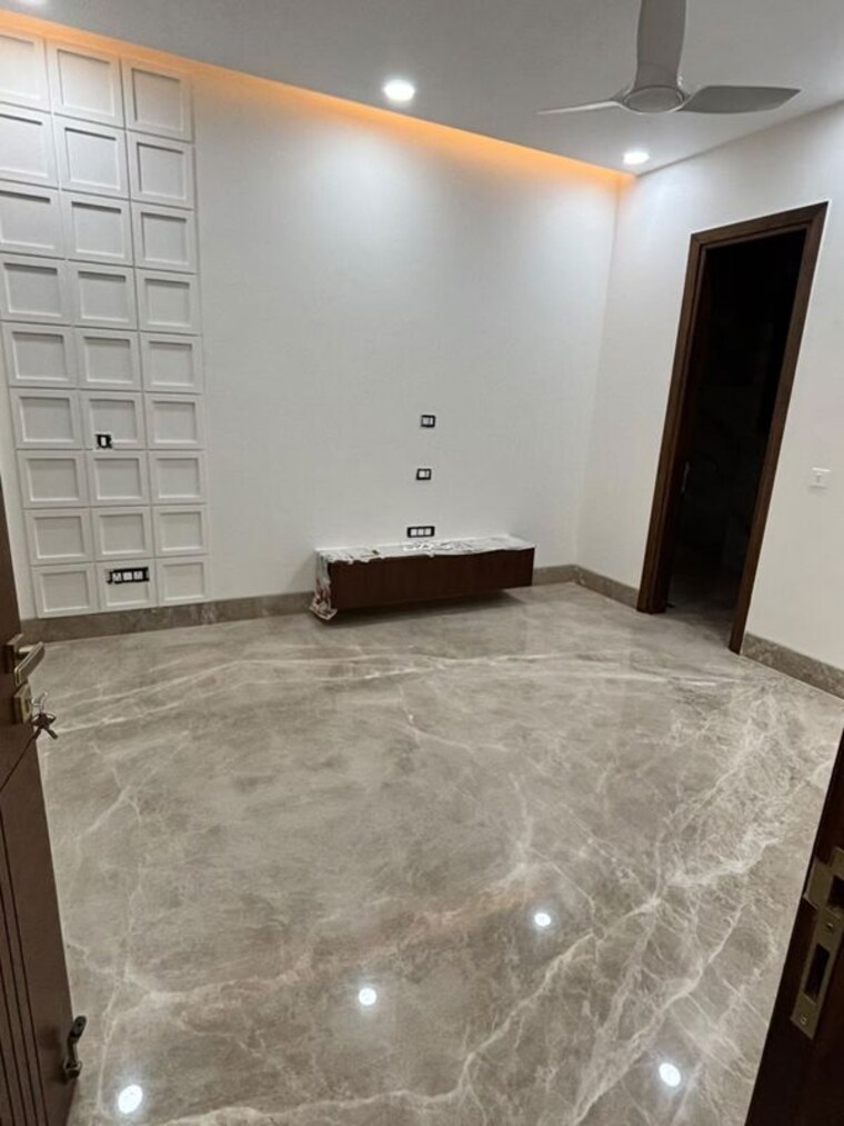 Room, saket 4 Bedroom 1800 Sq.Ft. Builder Floor In Saket Delhi 10608761