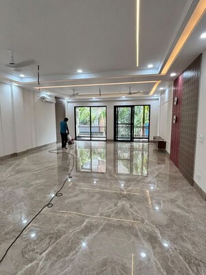 4 BHK Builder Floor For Rent in Saket