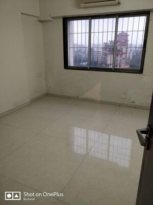 Bedroom in 4 BHK Apartment at Chembur – for Rent