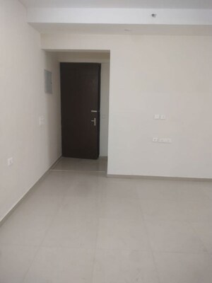 Room in 2 BHK Apartment at Prateek Grand City, Siddharth Vihar – for Rent