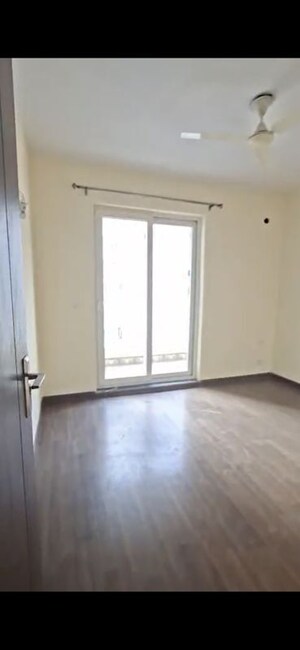 Room in 3 BHK Apartment at BPTP Discovery Park, Sector 80 – for Sale