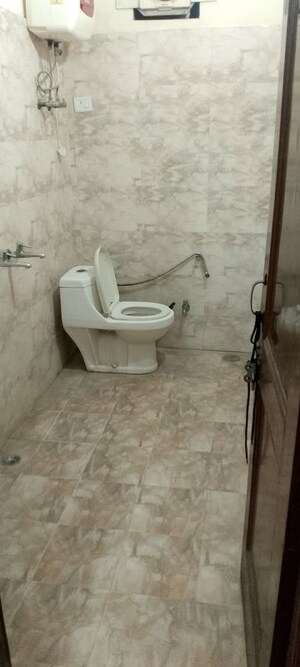 Bathroom in 2 BHK Builder Floor at Spring Field, Sector 31 – for Rent