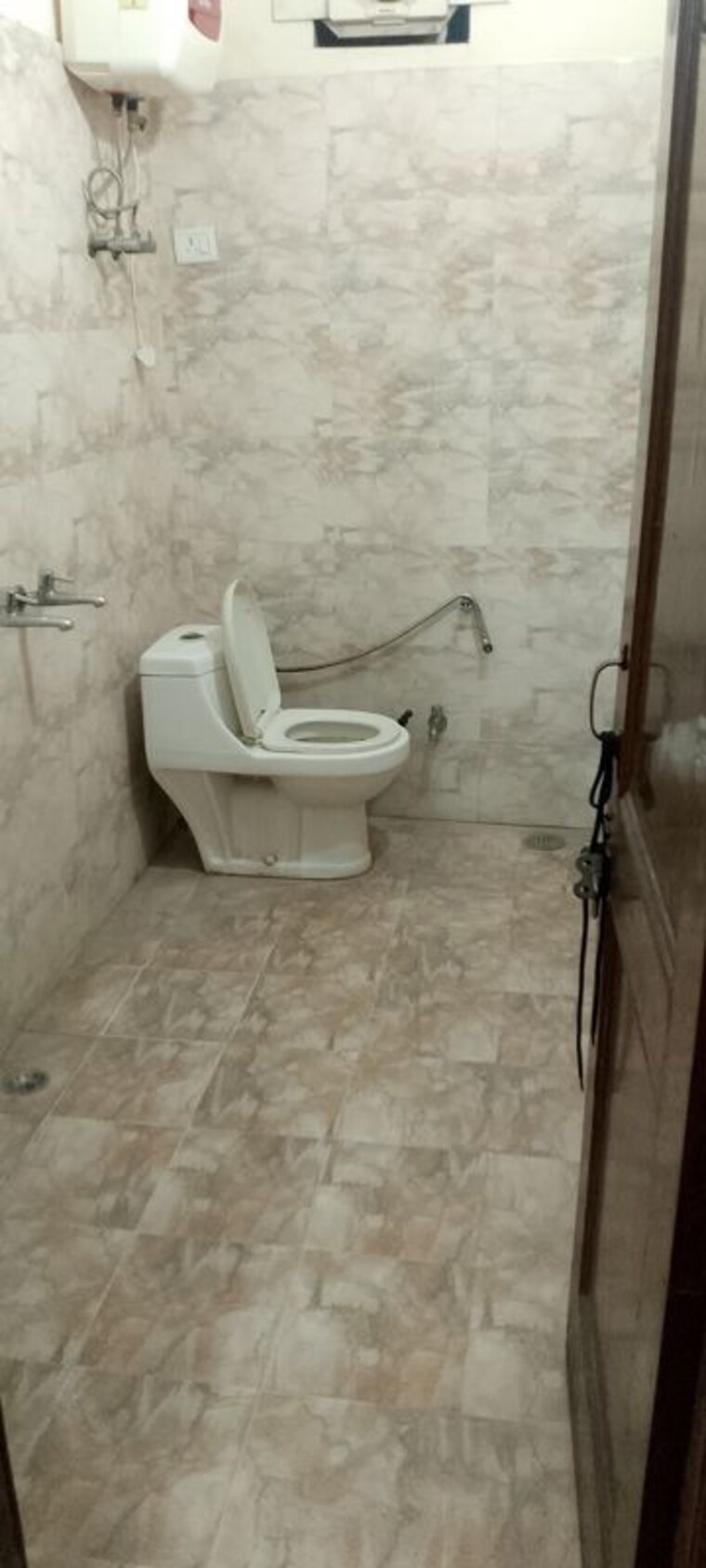 Bathroom, spring-field 2 Bedroom 130 Sq.Yd. Builder Floor In Sector 31 Faridabad 10608820