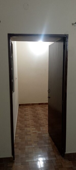 Building Lobby in 2 BHK Builder Floor at Spring Field, Sector 31 – for Rent