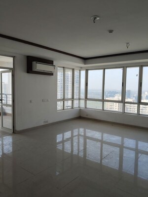 Room in 3 BHK Apartment at Jaypee Greens Kalypso Court, Sector 128 – for Rent