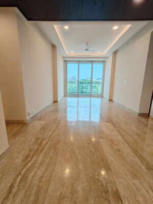 Room in 3.5 BHK Apartment at Ambience Tivertone, Sector 50 – for Rent