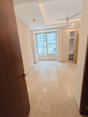 Room in 3.5 BHK Apartment at Ambience Tivertone, Sector 50 – for Rent