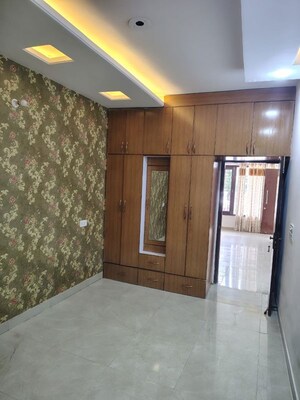 2 BHK Builder Floor For Sale in Vip Road