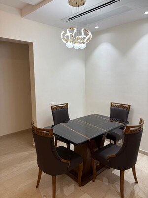Room in 3 BHK Apartment at Dadar West – for Rent