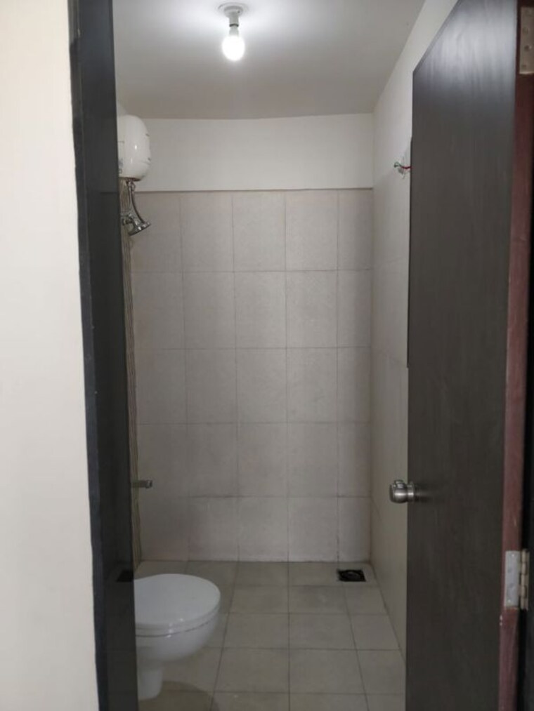 Bathroom, mulik-luxuria 2 Bedroom 1020 Sq.Ft. Apartment In Wagholi Pune 10608992