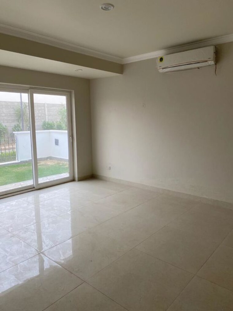 Room, central-park-flower-valley 3 Bedroom 2150 Sq.Ft. Independent House In Sohna Sector 33 Gurgaon 10609063